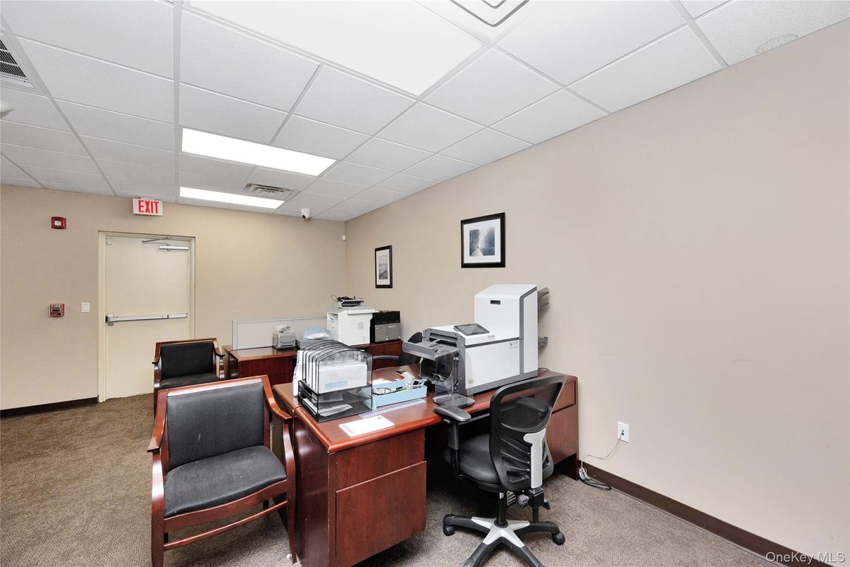 Home Office, Interior