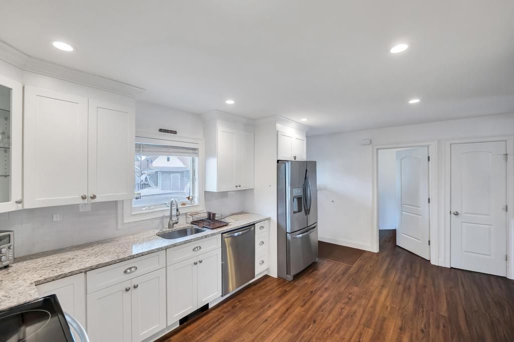 Interior, Kitchen, Recessed Lighting, Wood Texture Flooring