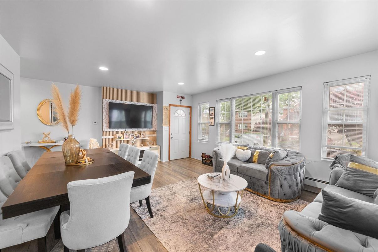 Dining room, Interior, Living room, Recessed Lighting, Wood Texture Flooring