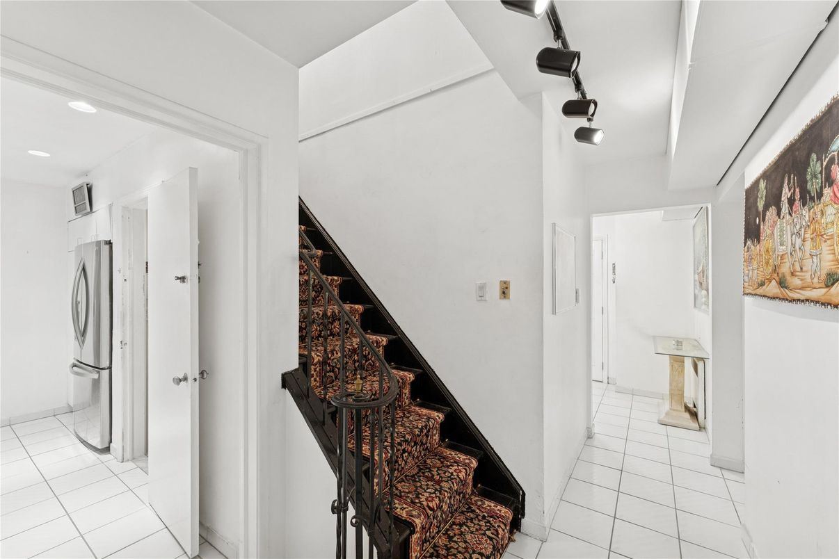 Interior, Recessed Lighting