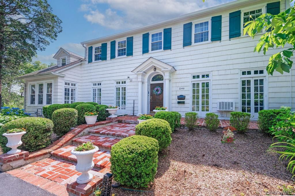 Exterior, Facade, Georgian