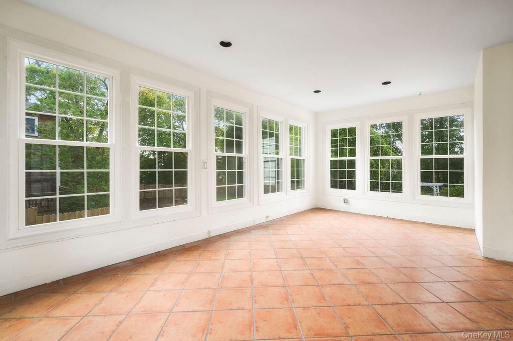Empty room, Interior, Recessed Lighting, Sun Room