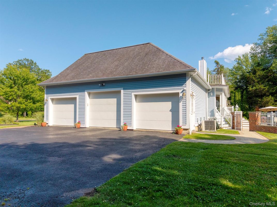 Backyard, Detached Garage, Exterior