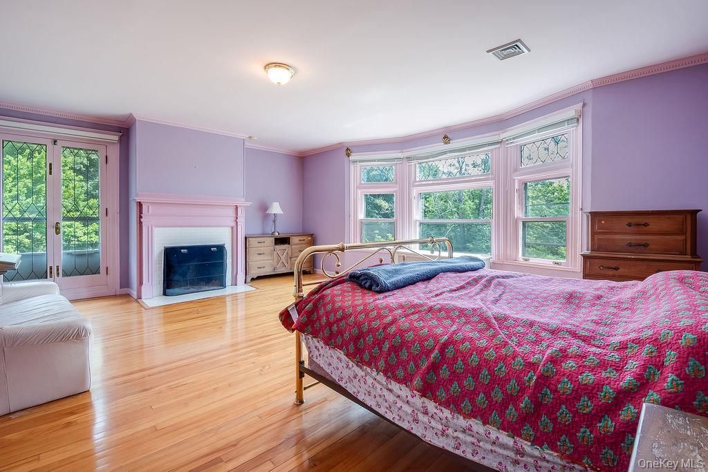 Bedroom, Fireplace, Interior, Wood Texture Flooring