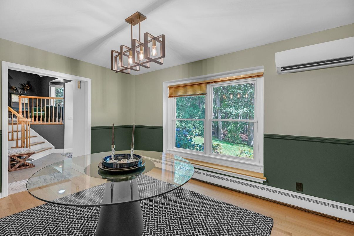 Interior, Pendant Lights, Wood Texture Flooring