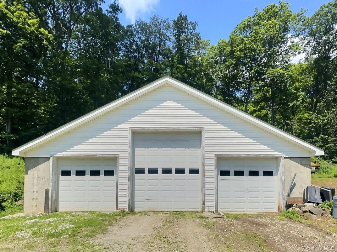 Detached Garage, Exterior