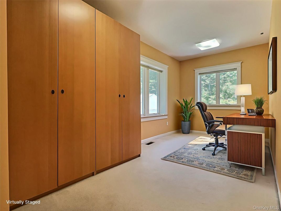 Home Office, Interior