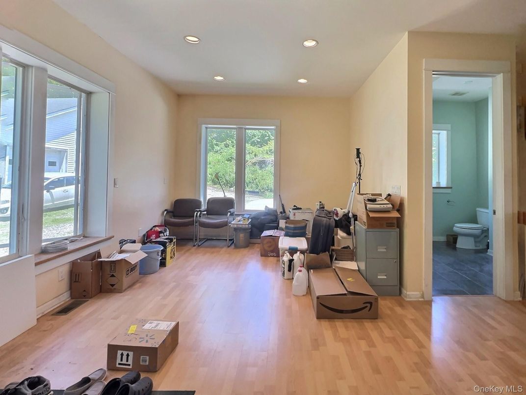 Bathroom, Interior, Recessed Lighting, Wood Texture Flooring