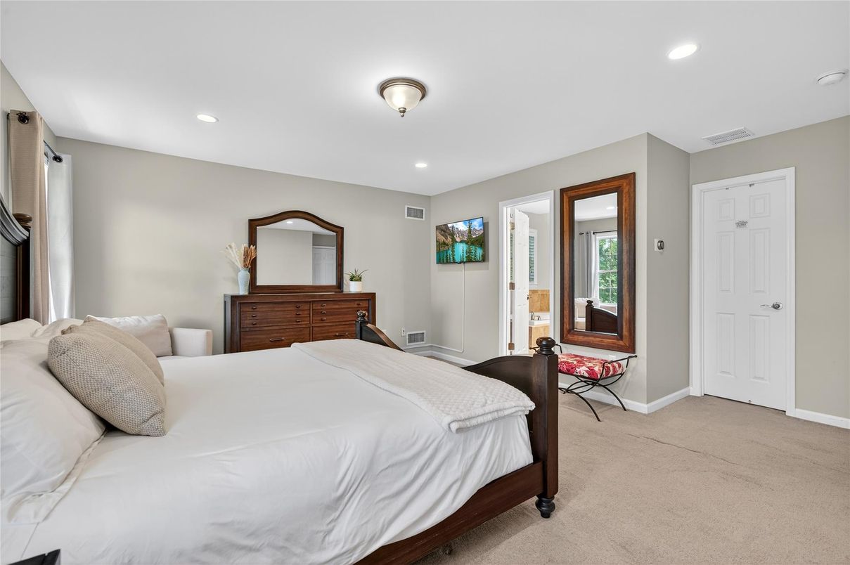 Bedroom, Interior, Recessed Lighting
