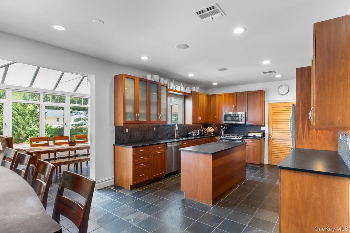 Dining room, Interior, Kitchen, Recessed Lighting, Stainless Steel Appliances