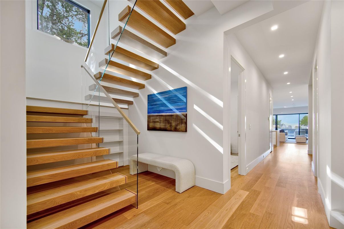 Interior, Recessed Lighting, Wood Texture Flooring