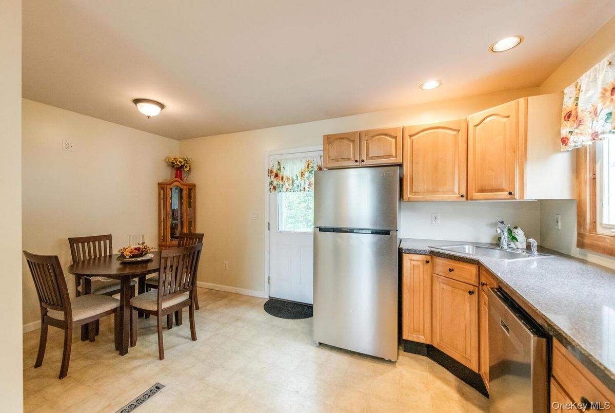 Dining room, Interior, Kitchen, Recessed Lighting