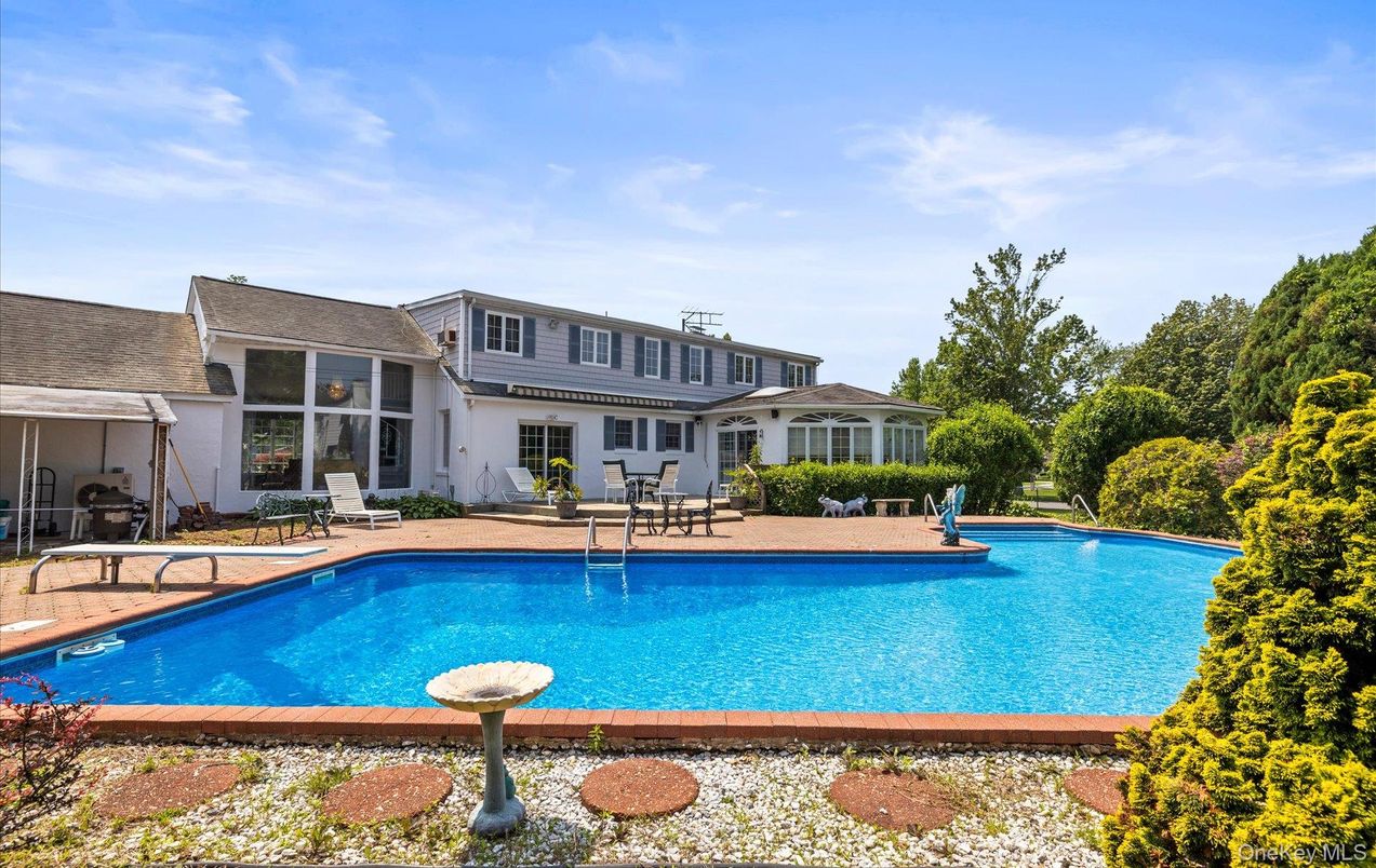Exterior, Pool