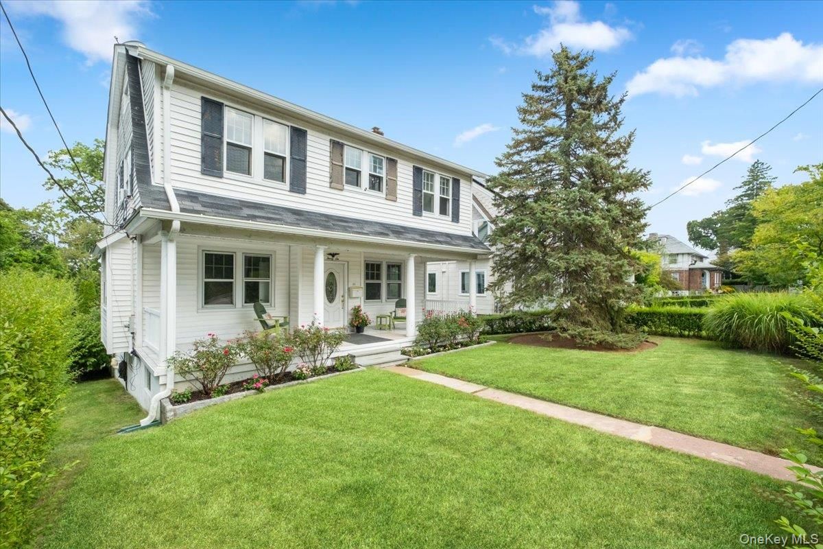 Backyard, Exterior, Facade, American Foursquare
