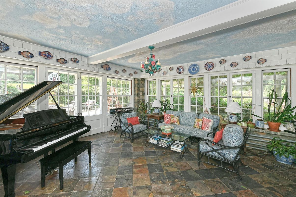 Interior, Living room, Piano
