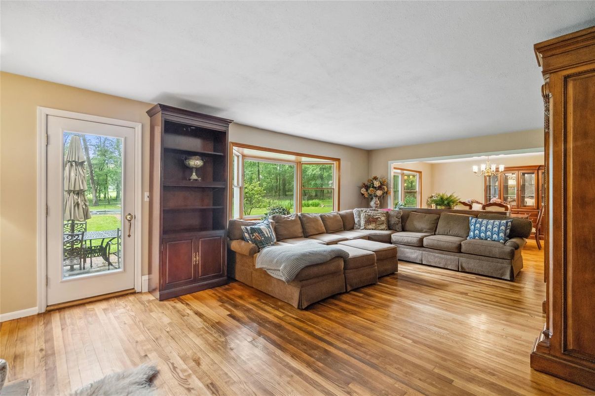 Chandelier, Interior, Living room, Wood Texture Flooring
