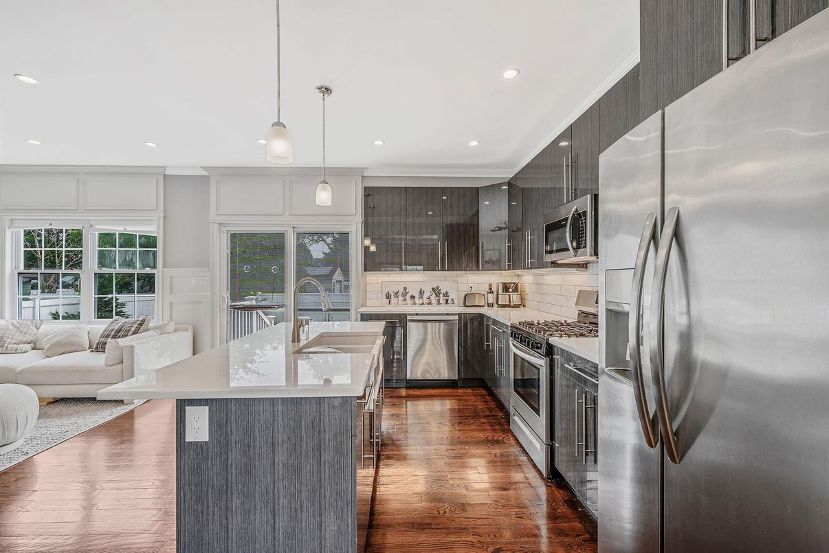 Interior, Kitchen, Living room, Pendant Lights, Recessed Lighting, Stainless Steel Appliances, Wood Texture Flooring