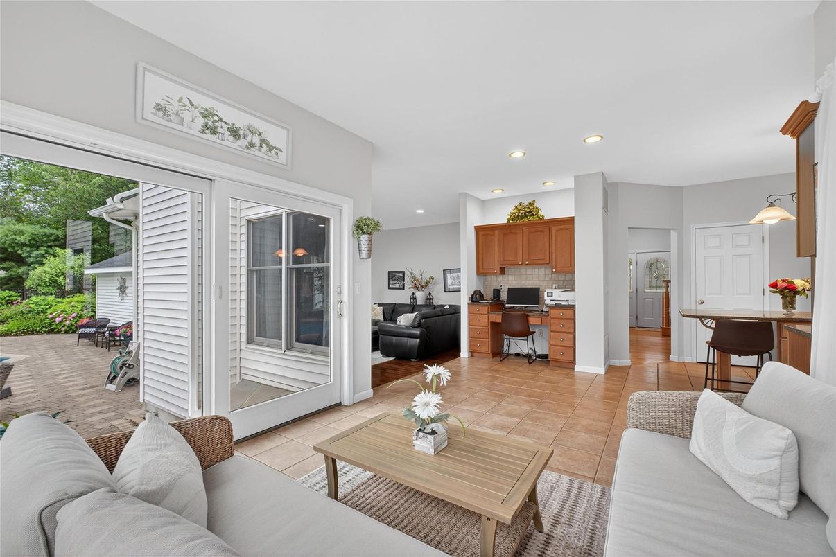 Interior, Kitchen, Living room, Pendant Lights, Recessed Lighting