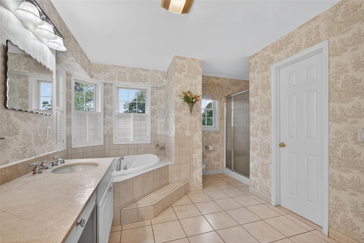 Bathroom, Dual Sink Vanities, Glass Shower, Interior