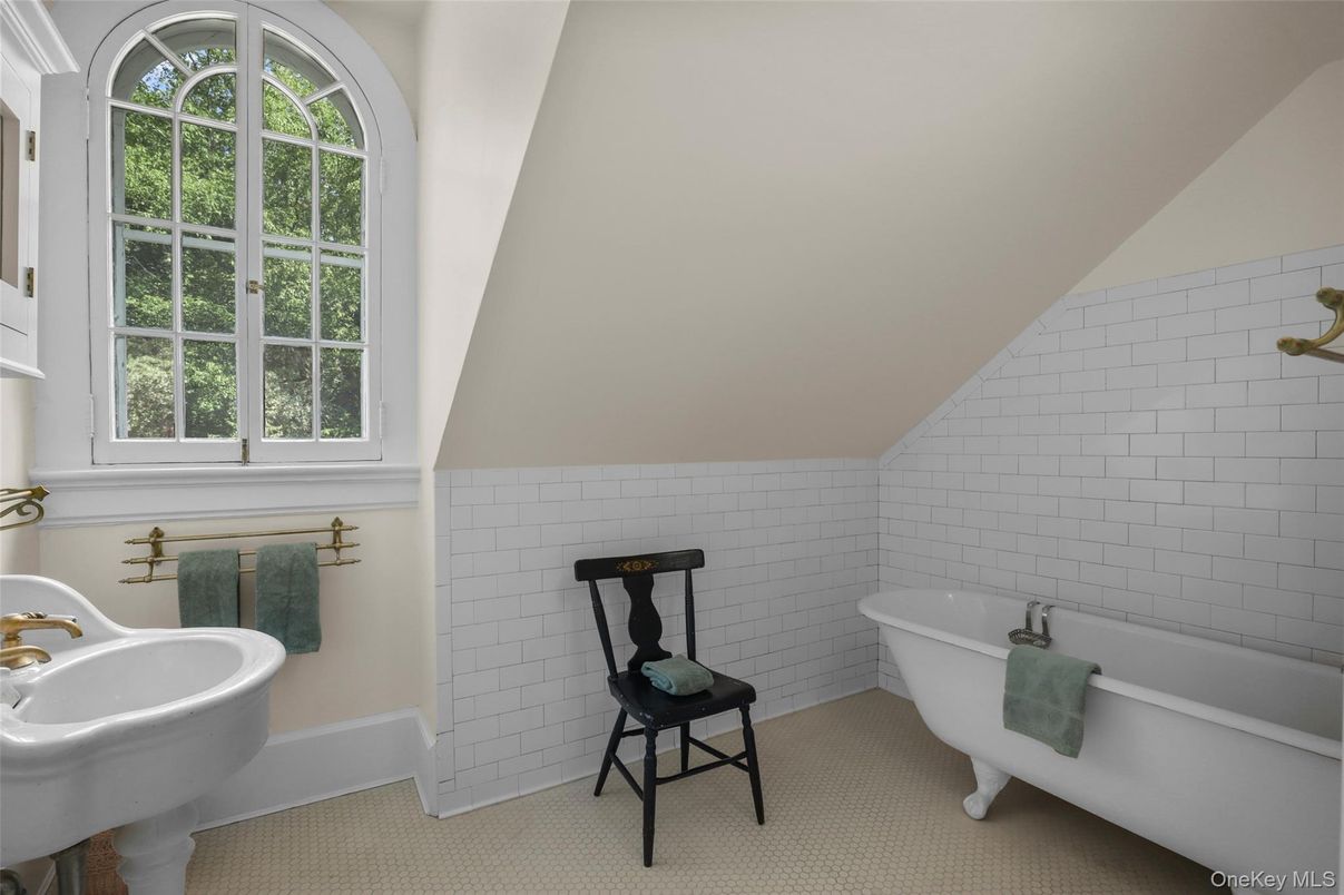 Bathroom, Free Standing Baths, Interior