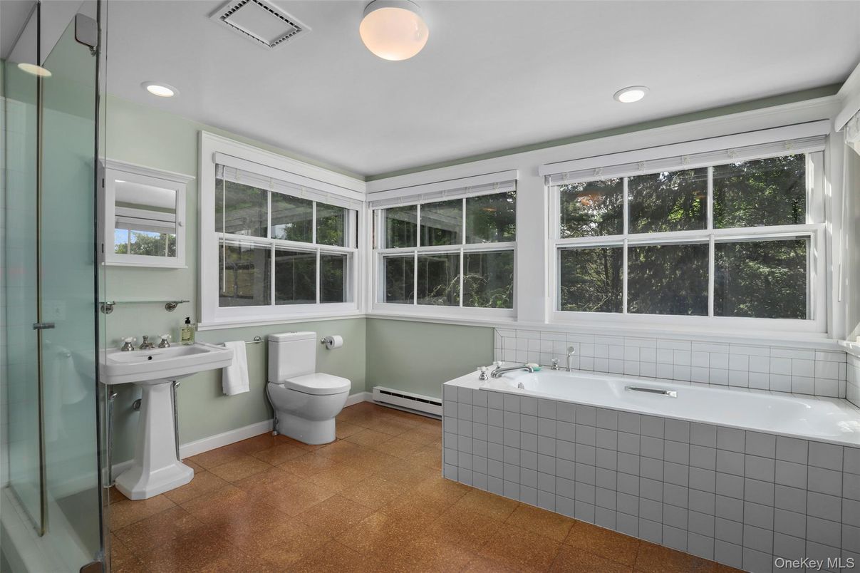 Bathroom, Interior, Recessed Lighting