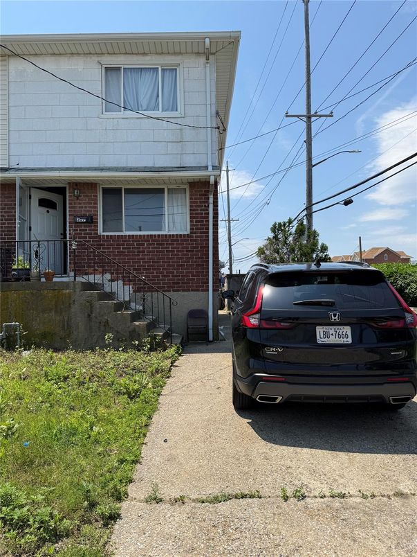 Exterior, Facade, Brick Facade, None