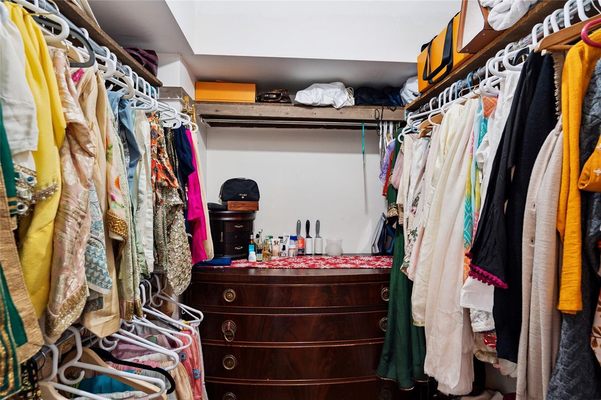 Interior, Walk-in Closets