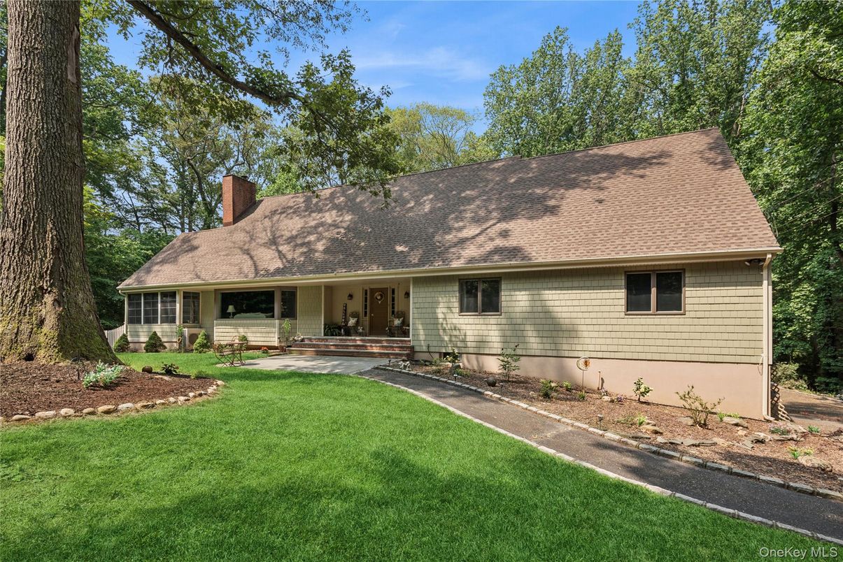 Exterior, Facade, Cape Cod