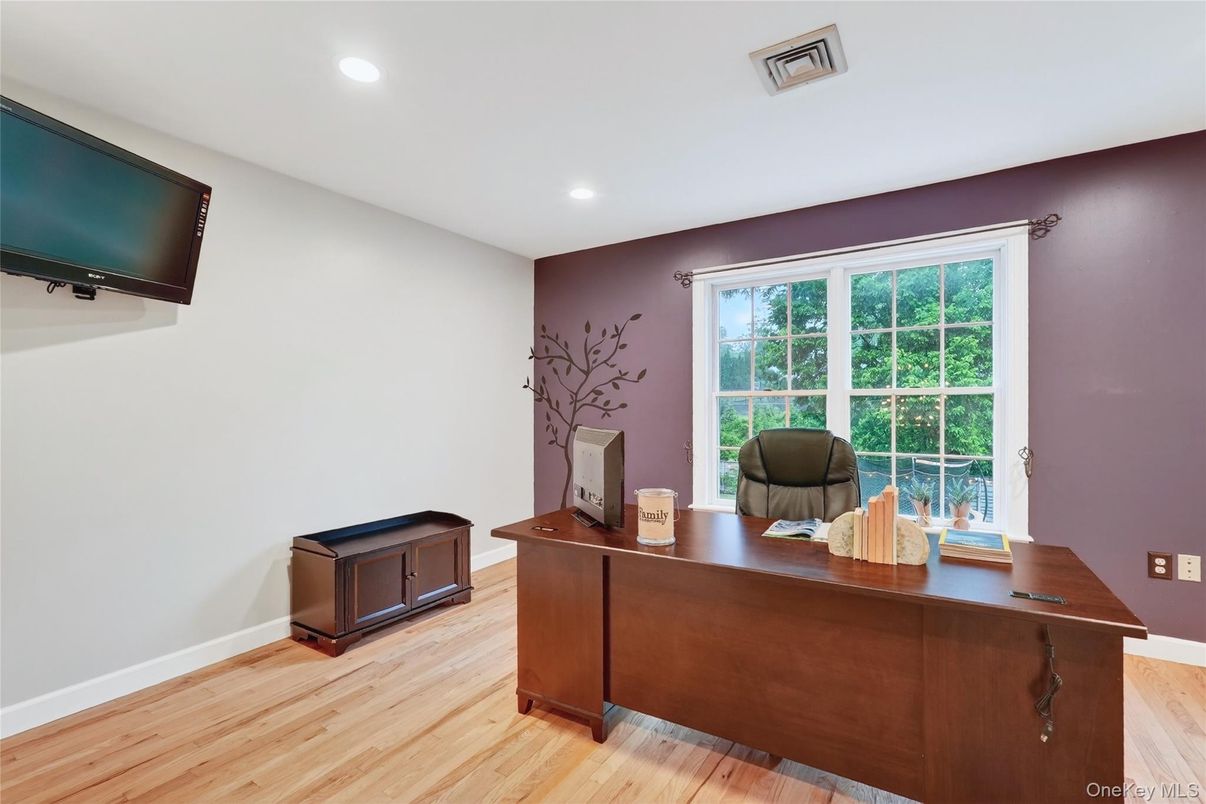 Home Office, Interior, Recessed Lighting, Wood Texture Flooring