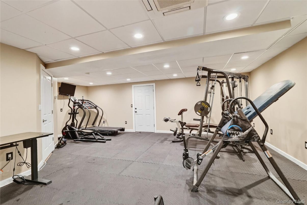 Fitness Equipment, Interior, Recessed Lighting