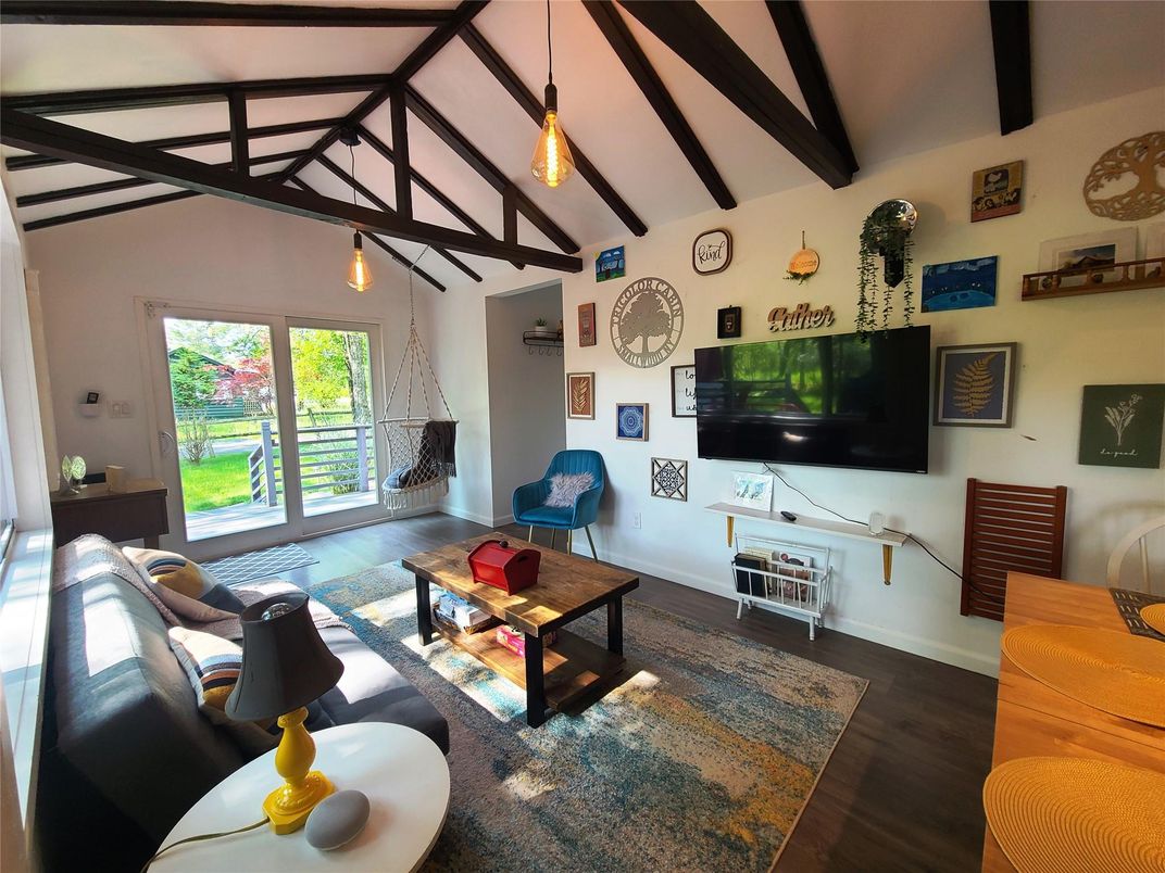 Interior, Living room, Pendant Lights, Wooden Beams, Wood Texture Flooring