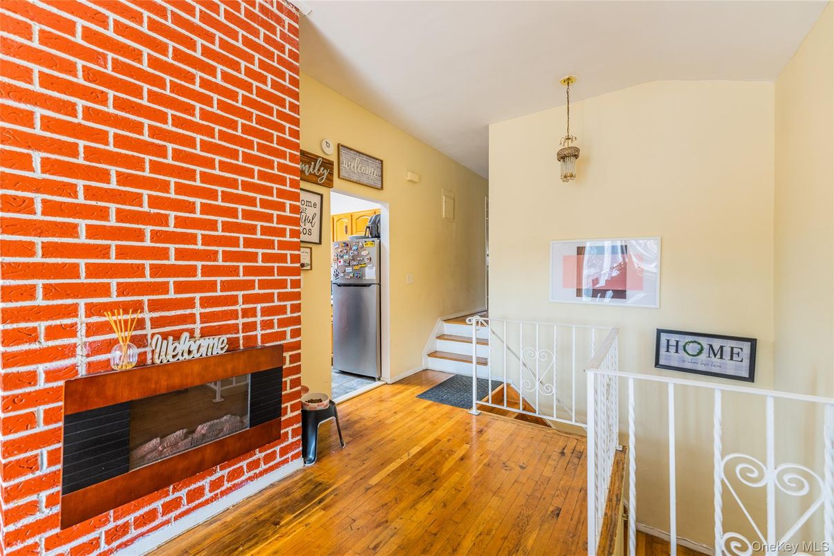 Fireplace, Interior, Pendant Lights, Wood Texture Flooring