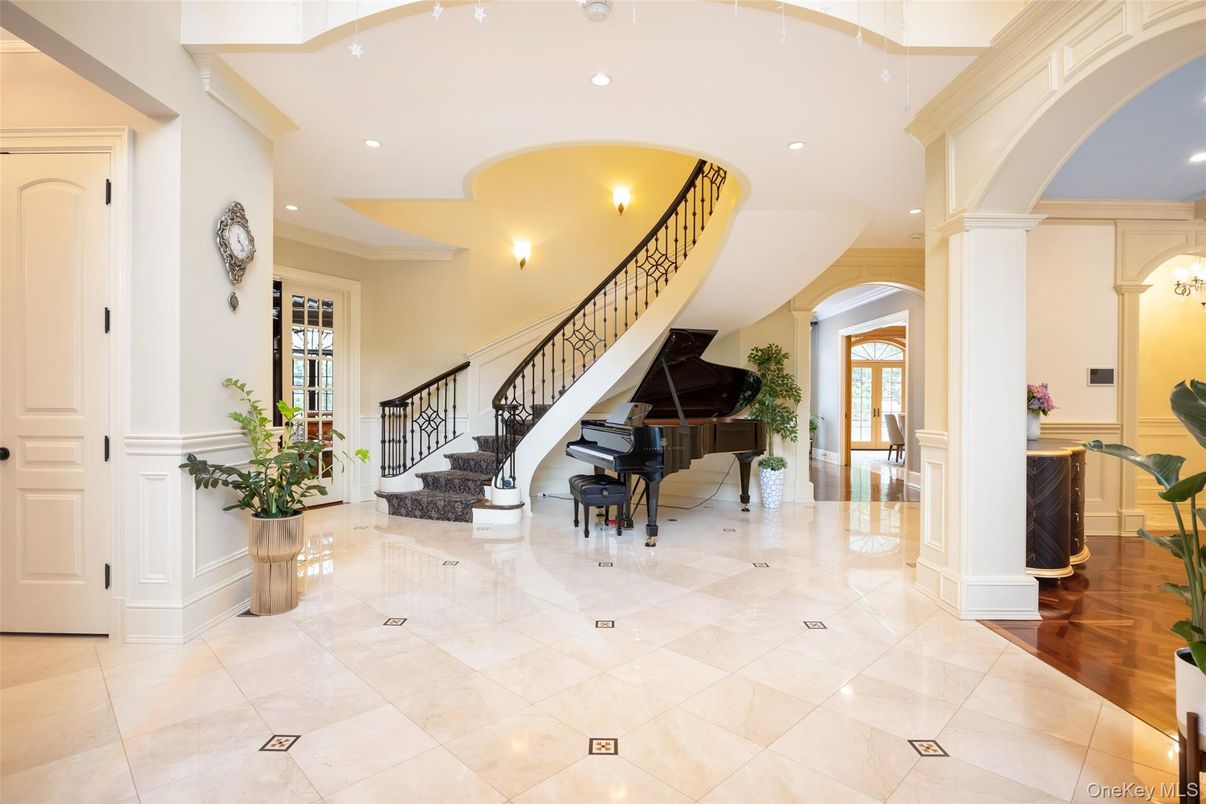 Interior, Piano, Recessed Lighting