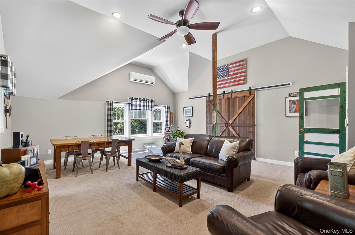 Dining room, Interior, Living room, Recessed Lighting