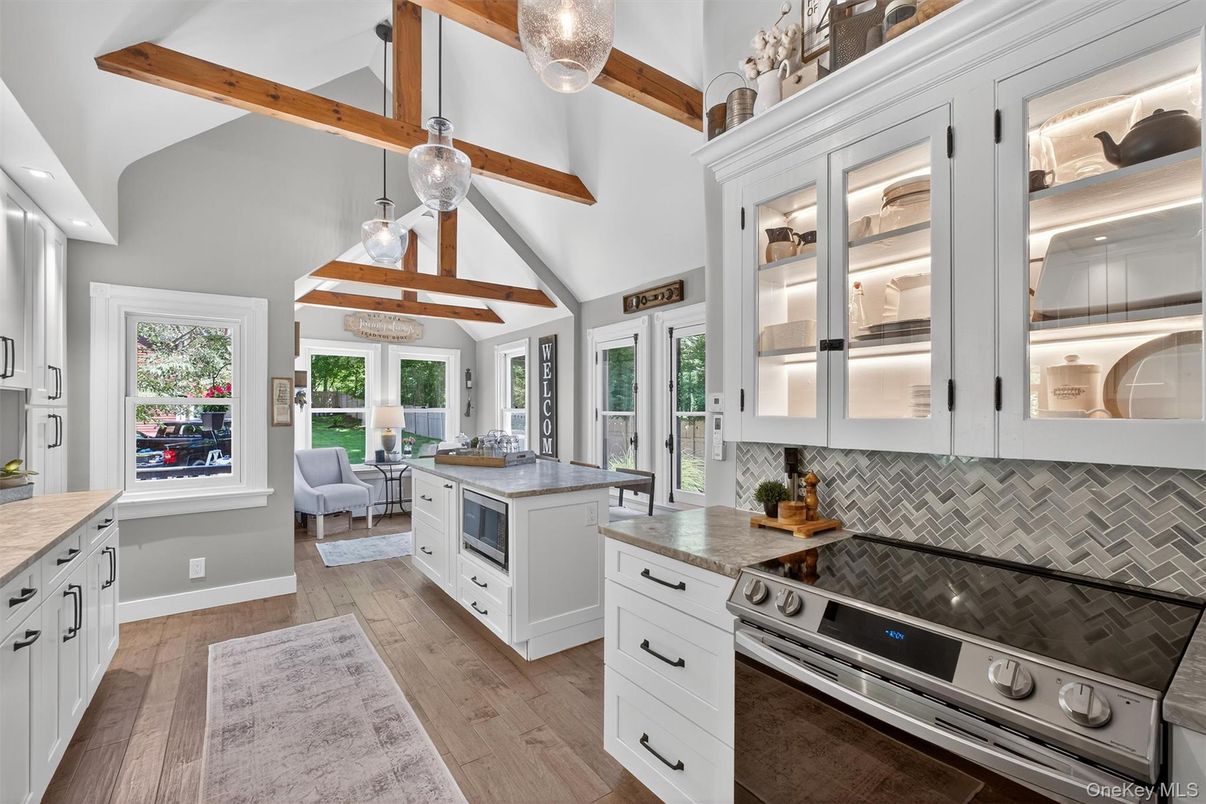 Interior, Kitchen, Living room, Pendant Lights, Stainless Steel Appliances, Wooden Beams, Wood Texture Flooring