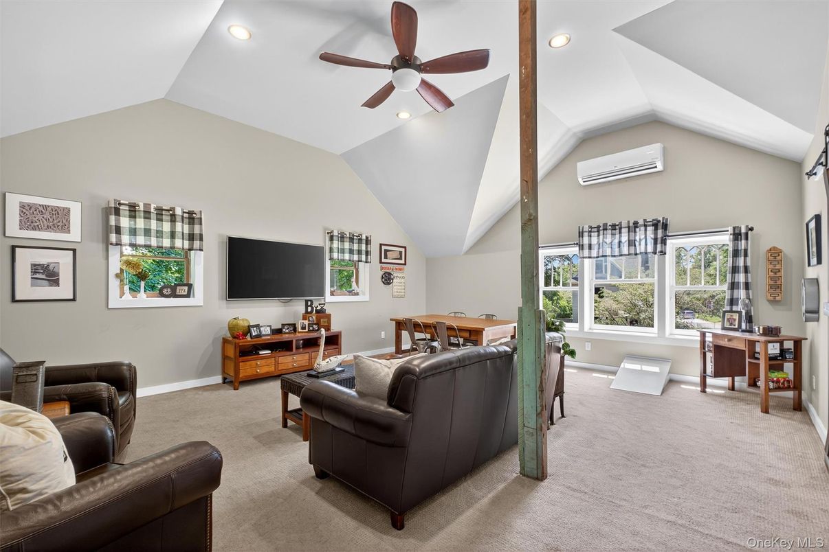 Dining room, Interior, Living room, Recessed Lighting