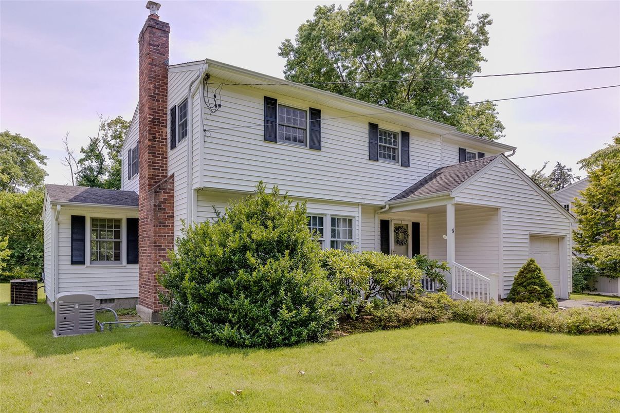 Backyard, Exterior, Facade, Split Level
