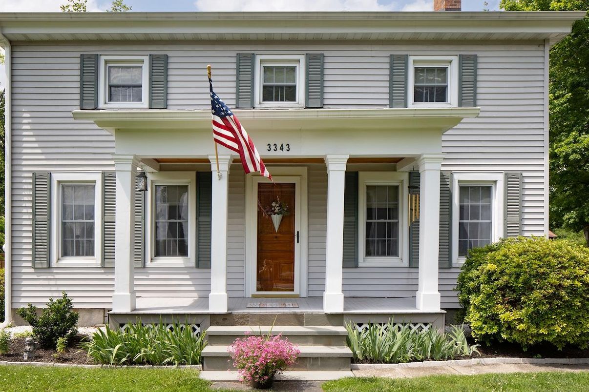 Exterior, Facade, Georgian