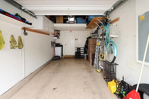 Garage, Interior