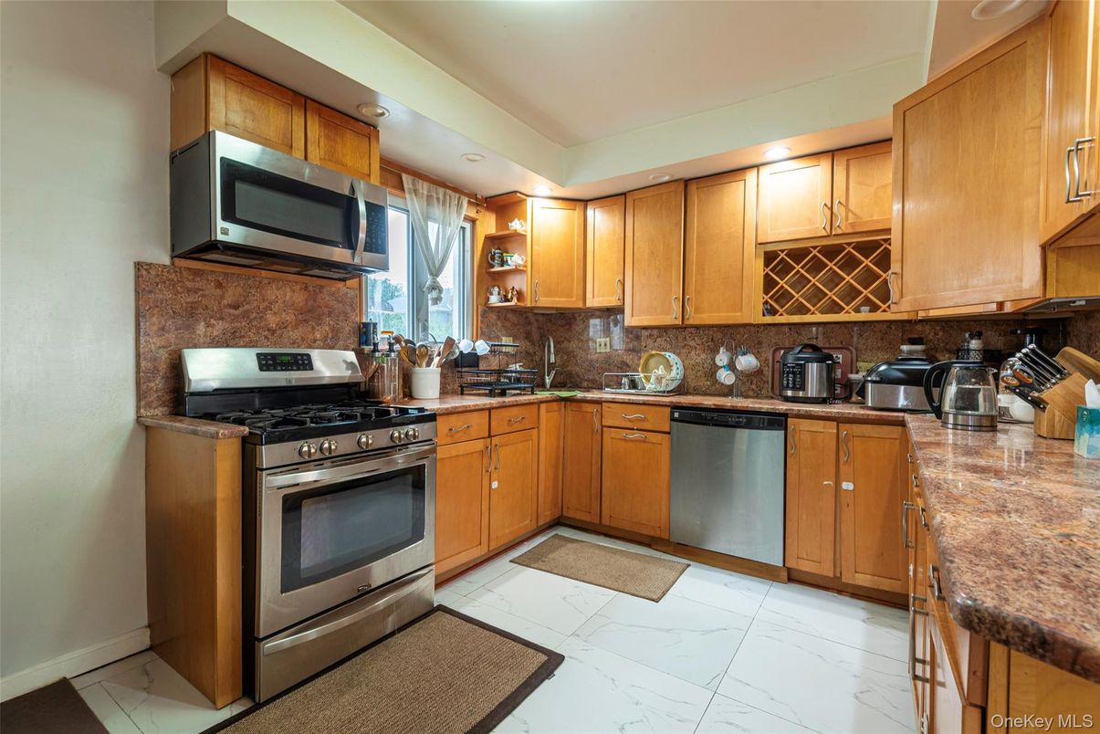 Interior, Kitchen, Marble, Recessed Lighting, Stainless Steel Appliances
