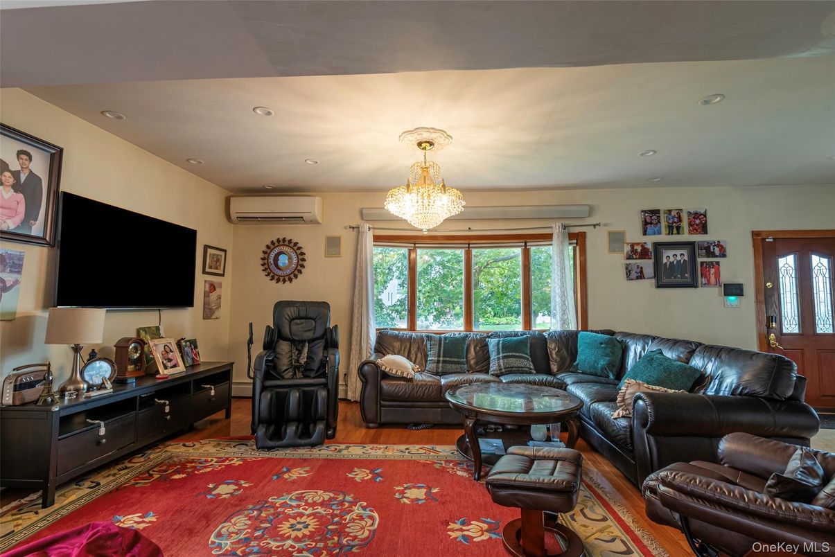 Chandelier, Interior, Living room, Recessed Lighting, Wood Texture Flooring