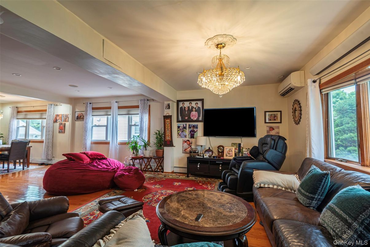 Chandelier, Dining room, Interior, Living room, Recessed Lighting, Wood Texture Flooring