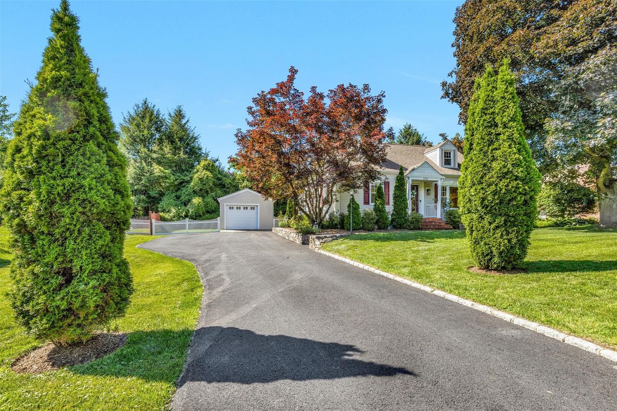 Backyard, Detached Garage, Exterior