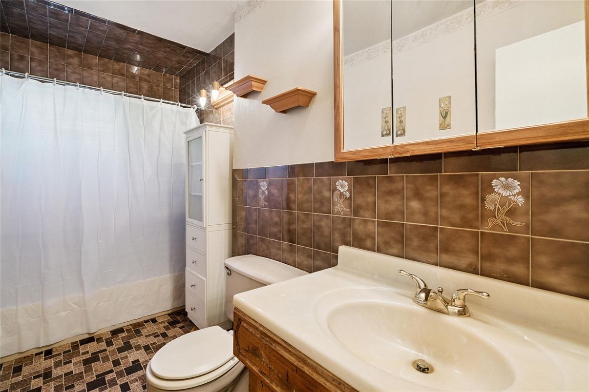 Bathroom, Interior