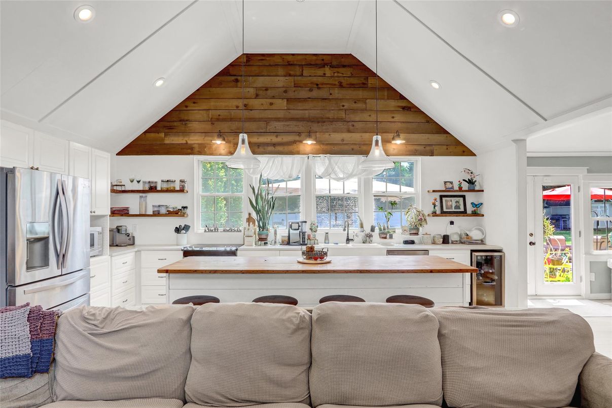 Interior, Kitchen, Pendant Lights, Recessed Lighting, Wooden Beams, Wooden Ceilings, Wooden Walls