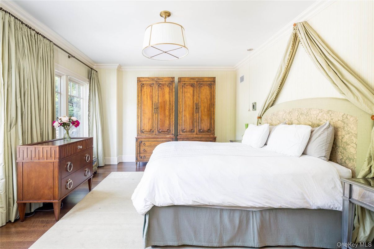 Bedroom, Interior, Pendant Lights, Wood Texture Flooring