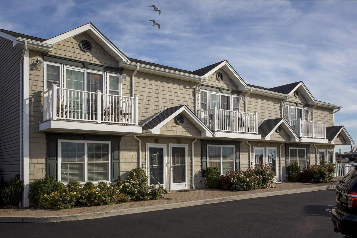 Exterior, Facade, American Craftsman