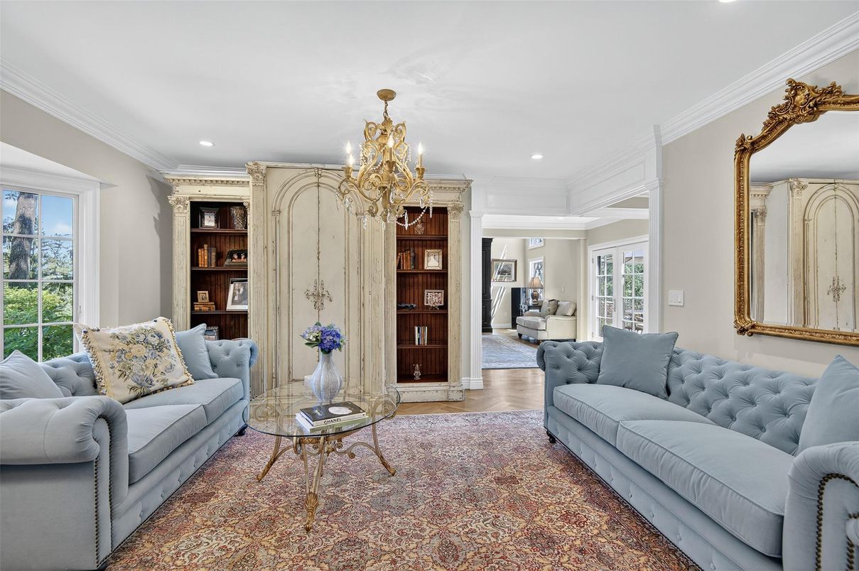 Chandelier, Interior, Living room, Recessed Lighting, Wood Texture Flooring
