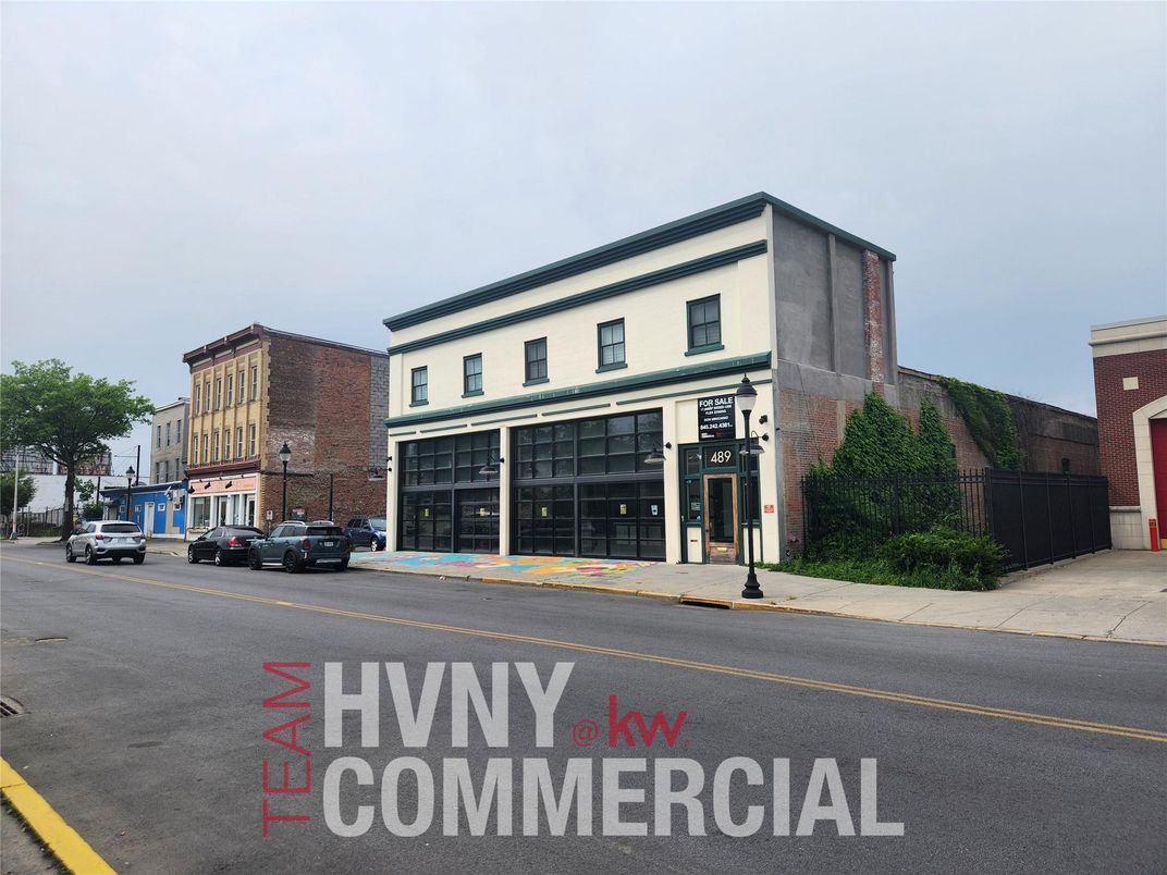 Exterior, Facade, None
