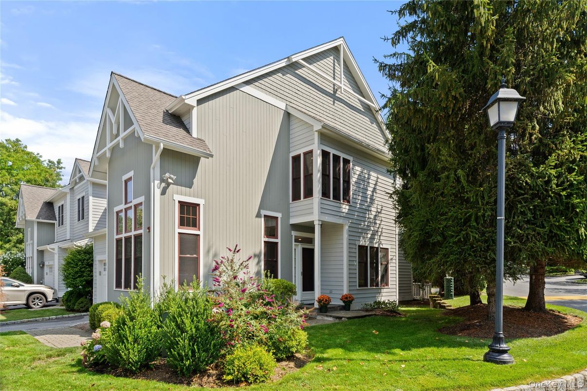 Exterior, Facade, Farmhouse
